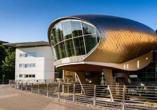 Edinburgh Napier University - kuliah jurusan manajemen bisnis