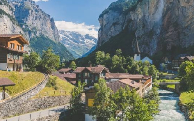 kisaran biaya kuliah di swiss yang perlu kamu keluarkan