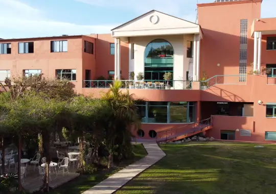 Les Roches - universitas pariwisata terbaik di dunia