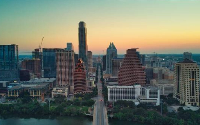 3 universitas yang berlokasi di kota texas