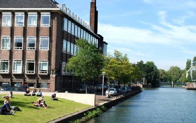gelar master yang tersedia di university of amsterdam