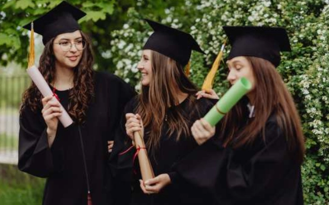 lulusan terbaik dari university of melbourne