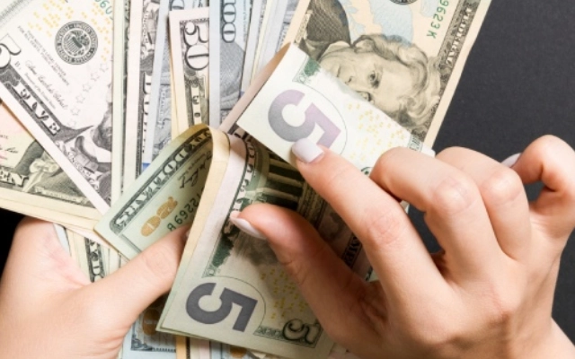 kisaran biaya kuliah di malaysia per tahun