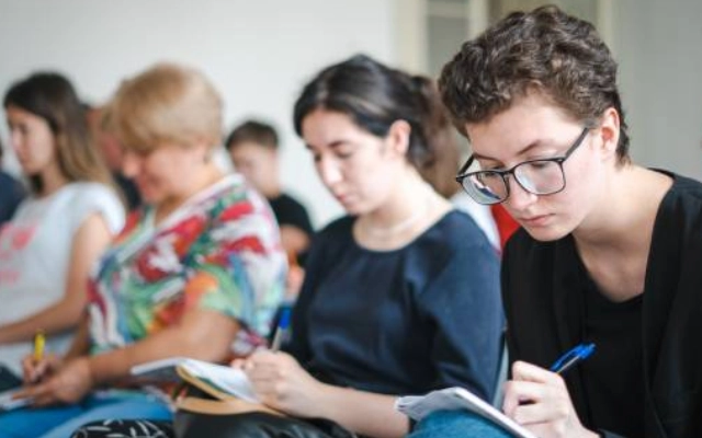 perbedaan mendasar antara toefl dan toeic