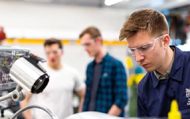 tiga universitas teknik populer di inggris