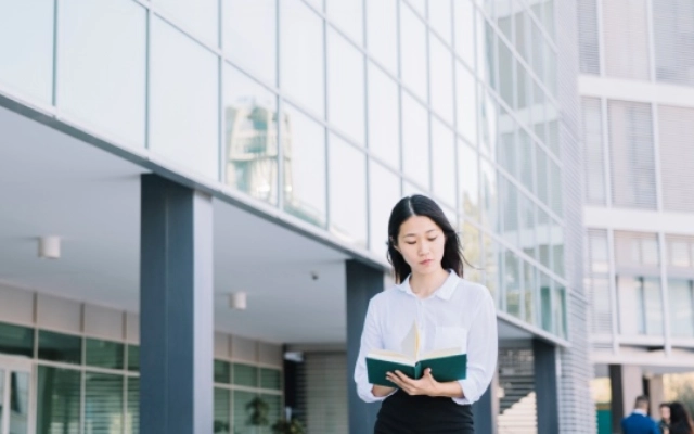 universitas di singapura yang menawarkan kuliah online