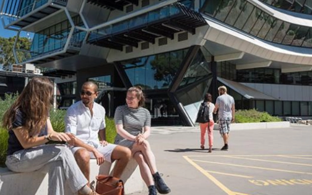 3 alumni penting dari monash university