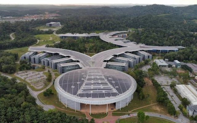 mengenal universitas teknologi petronas malaysia