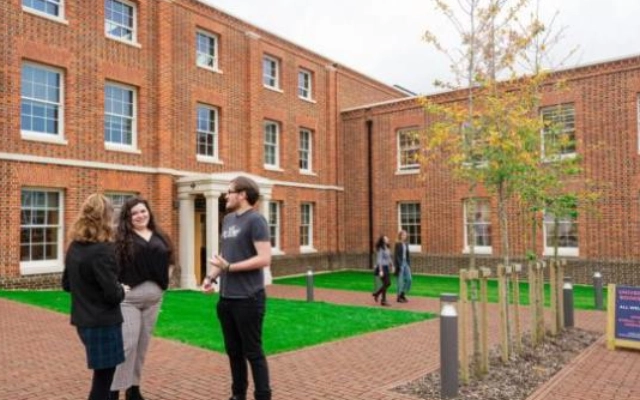 ranking dunia untuk university of buckingham