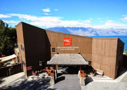 Queenstown Resort College (QRC) - Sekolah Perhotelan di New Zealand