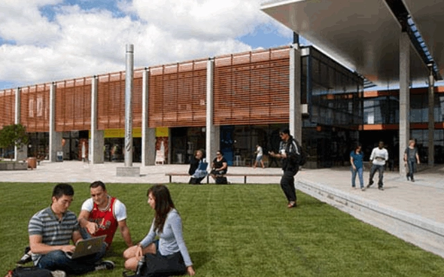 apa saja fasilitas kuliah di massey university of new zealand