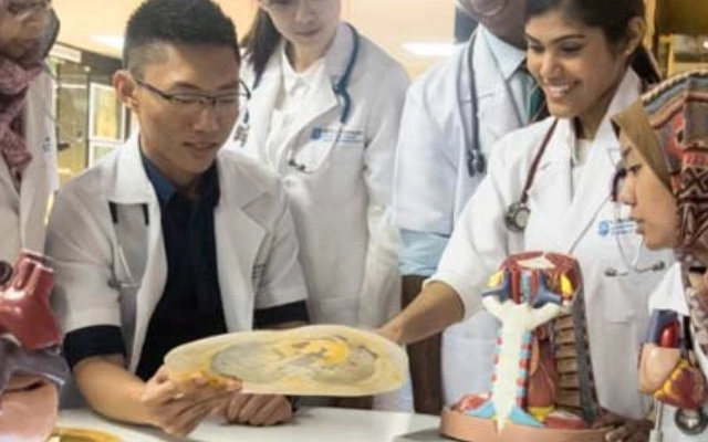 beasiswa kuliah kedokteran di monash university malaysia