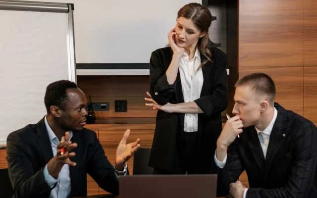 fasilitas kuliah di international management institute (imi)