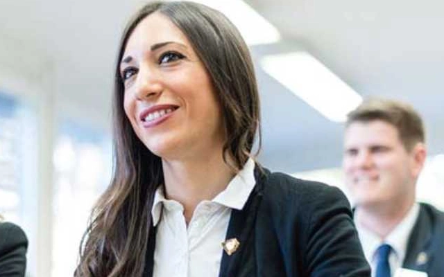 inillah syarat masuk kuliah di hotel institute montreux (him)