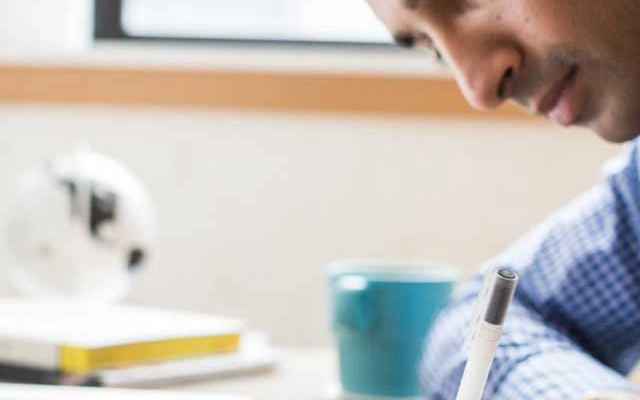 jangan menghabiskan waktu mencari beasiswa