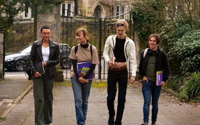 jurusan dan jadwal kuliah holmes institute australia