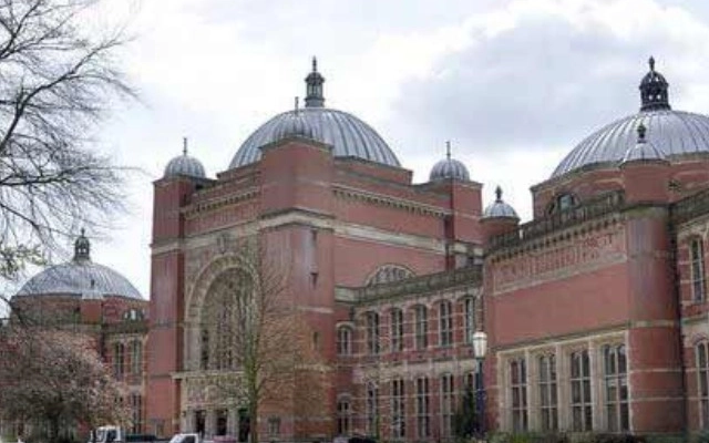 kuliah di uk cari tahu biaya kuliah di birmingham, yuk