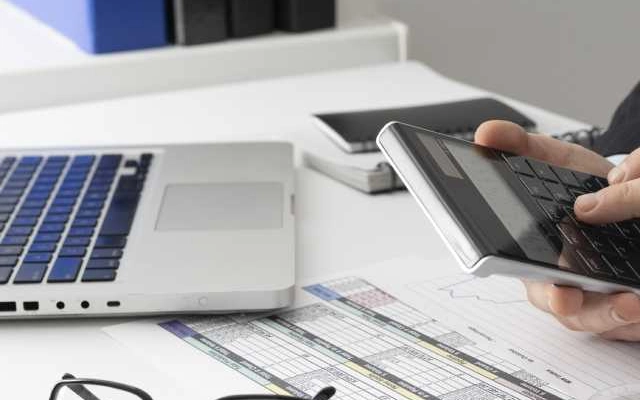 mau berkuliah di belfast (uk) ketahui dahulu kisaran biaya kuliahnya