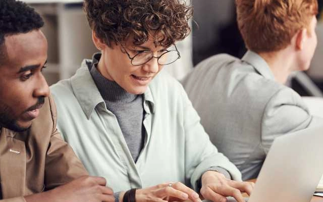 memilih sekolah bisnis terbaik di australia