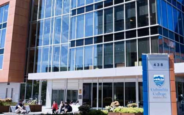 ranking dan biaya kuliah columbia college, canada