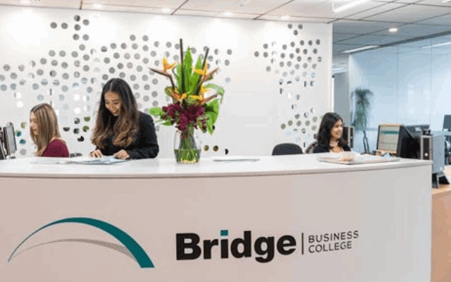 ranking dan prestasi bridge business college, australia beserta jadwal masuk kuliahnya