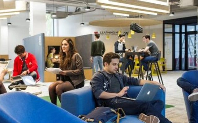 syarat dan biaya kuliah di emlyon business school, prancis