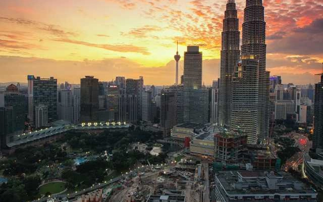 tidak perlu jauh ke cina untuk kuliah, di malaysia sudah tersedia kampus terbaiknya