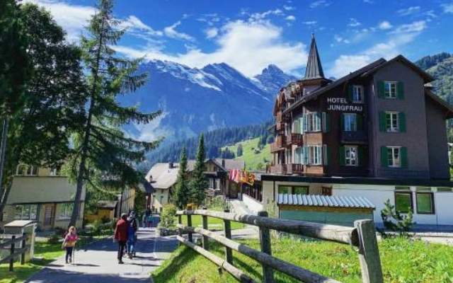 tips memilih universitas perhotelan di swiss