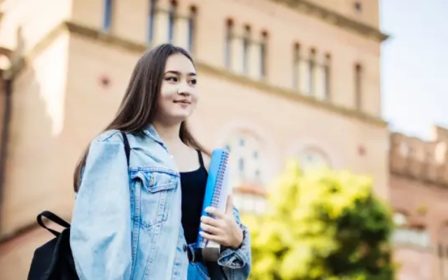 peringkat bond university dalam qs ranking