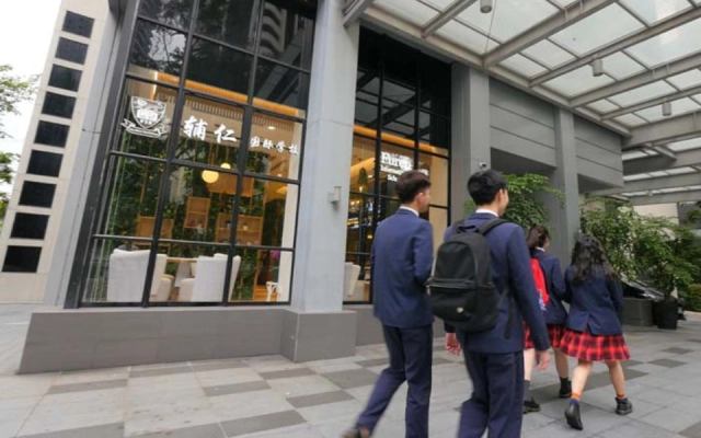 daftar alumni populer dari university of canberra