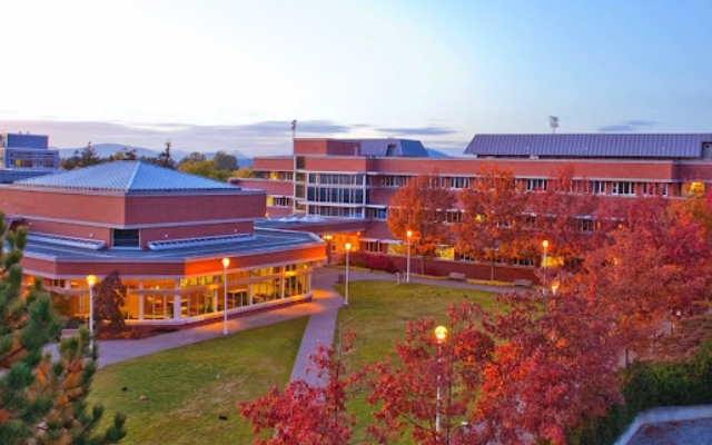 informasi mengenai university of victoria canada postgraduate courses