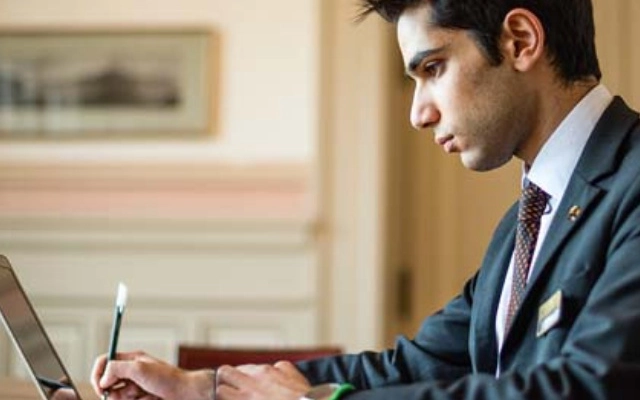 apa saja daftar akomodasi di deakin university burwood campus