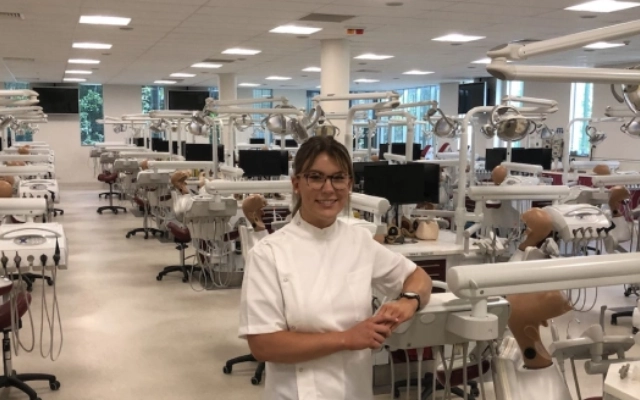 estimasi biaya kuliah s1 jurusan dentistry di james cook university