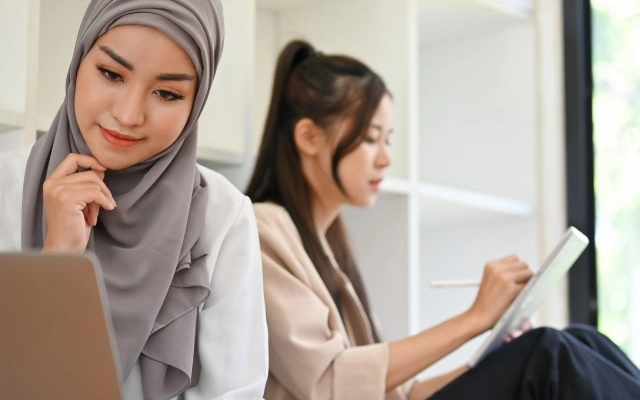 jadwal masuk kuliah di international business school, hungary