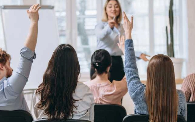 peringkat terbaik university of new england dalam ranking dunia