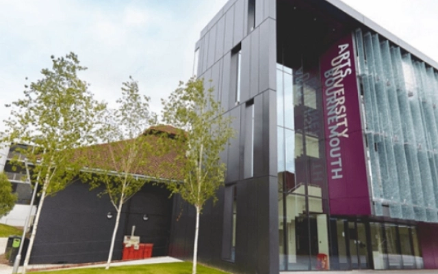 perolehan ranking art university bournemouth di inggris