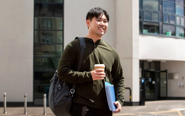 ranking dan jadwal masuk kuliah di adelphi university, amerika