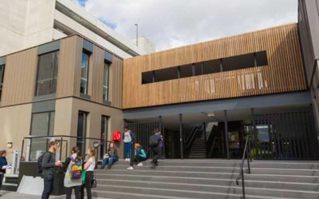 ranking dan jadwal masuk kuliah di australian catholic university, australia