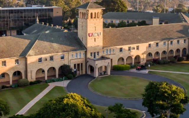 seputar australian catholic university ielts