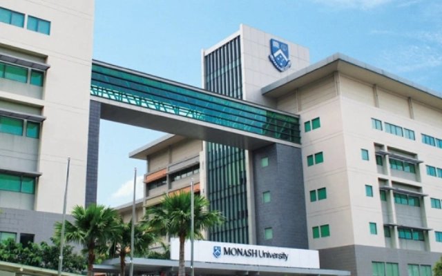 informasi terbaru biaya kuliah di monash university malaysia