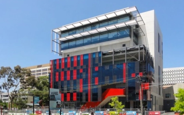 profil lengkap swinburne university malaysia