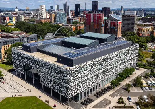 Manchester Metropolitan University - sekolah bola di Inggris