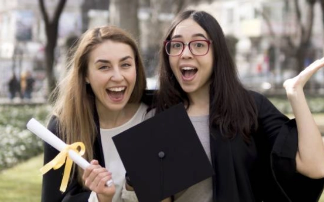 gelar master di inggris dan keuntungannya