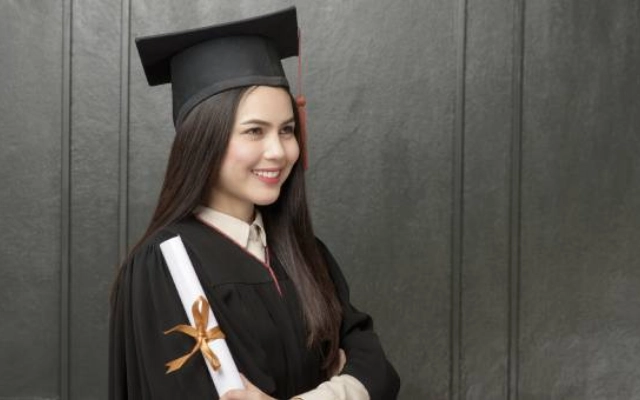 informasi tentang cumlaude dan persyaratannya