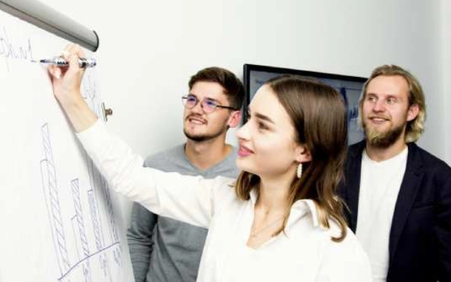 alasan memilih program studi ekonomi di inggris dan peluang karirnya