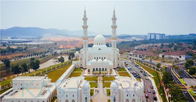 Bandar Sri Sendayan merupakan salah satu kota di Malaysia yang dapat kamu jadikan sebagai destinasi kuliah. Temukan daftar kampusnya di sini!