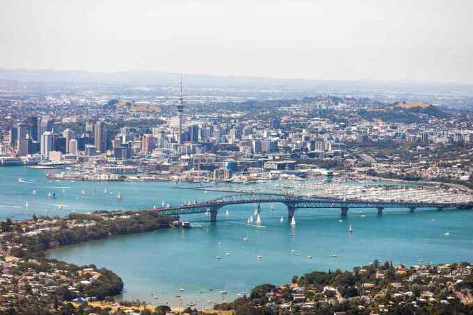 Auckland merupakan salah satu kota di New Zealand yang dapat kamu jadikan sebagai destinasi kuliah. Temukan daftar kampusnya di sini!