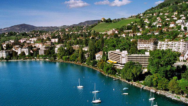 Montreux merupakan salah satu kota di Swiss yang dapat kamu jadikan sebagai destinasi kuliah. Temukan daftar kampusnya di sini!