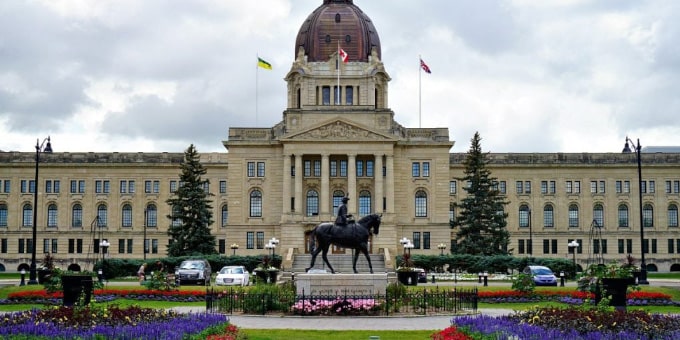 Kuliah di Regina, Kanada - ICAN Education Consultant