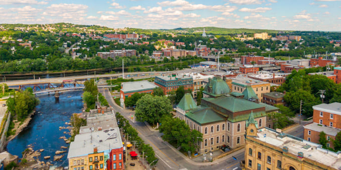 Kuliah di Sherbrooke, Kanada - ICAN Education Consultant